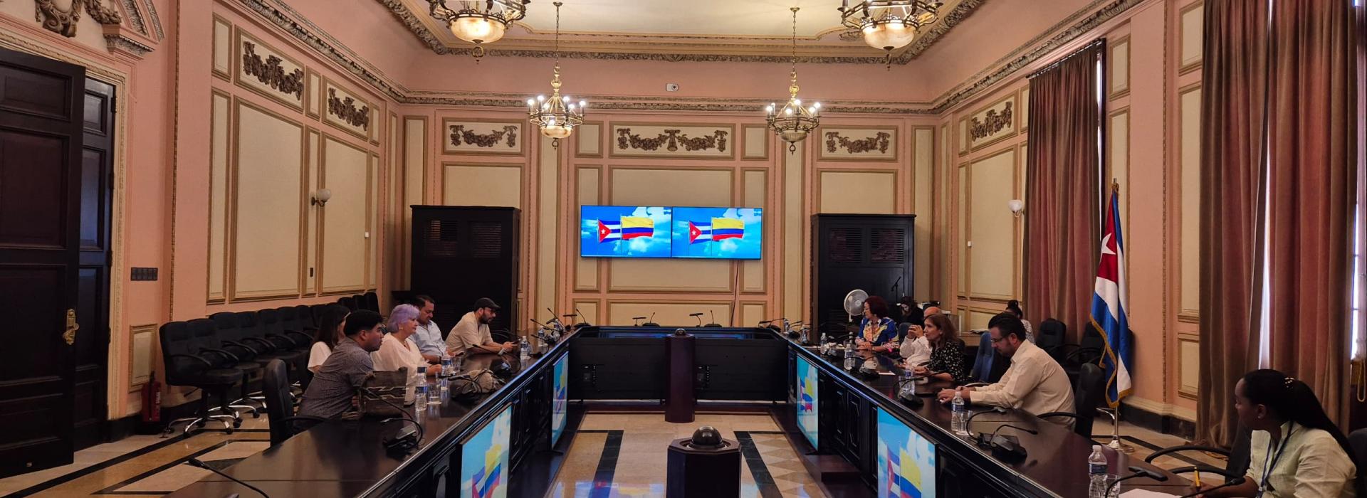 Cuba y Colombia por consolidar vínculos interparlamentarios 