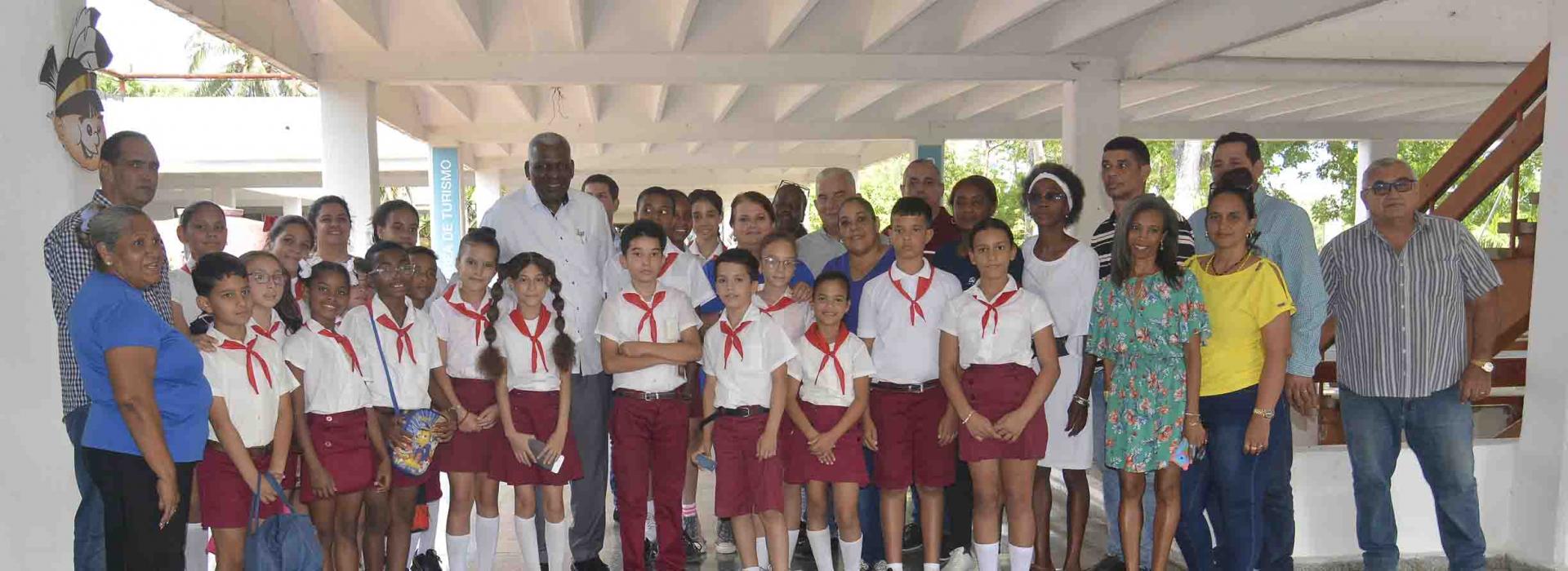 Recorrió Esteban Lazo centros de interés económico y social del municipio Arroyo Naranjo