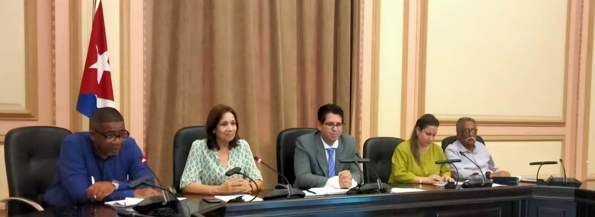 Cuba y Zimbabue avanzan en cooperación comunicacional parlamentaria