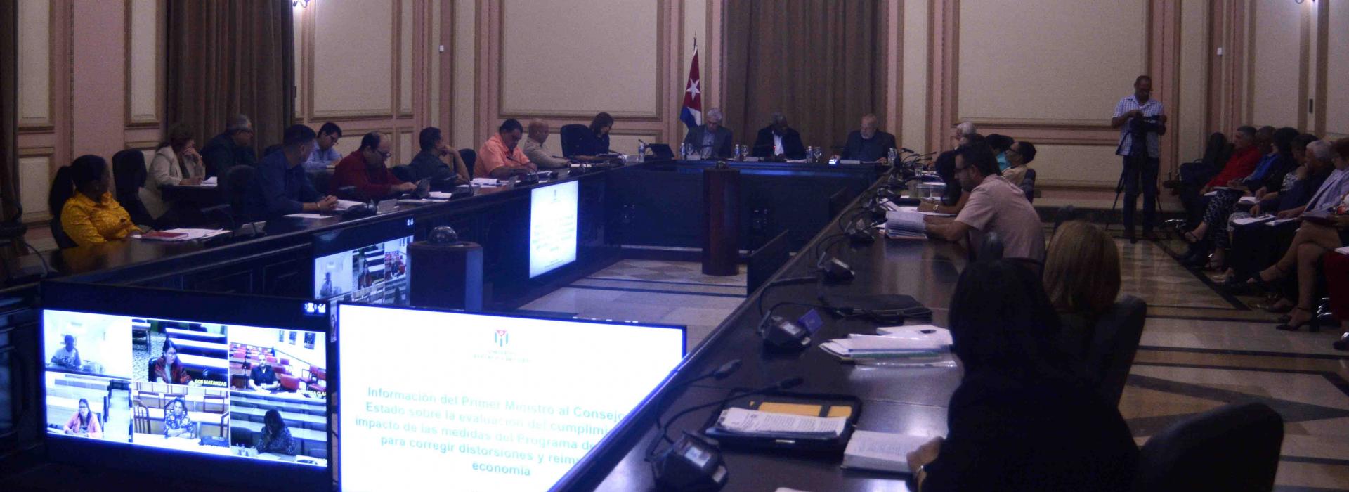 Con unidad y participación popular, contribuir a las prioridades del país 