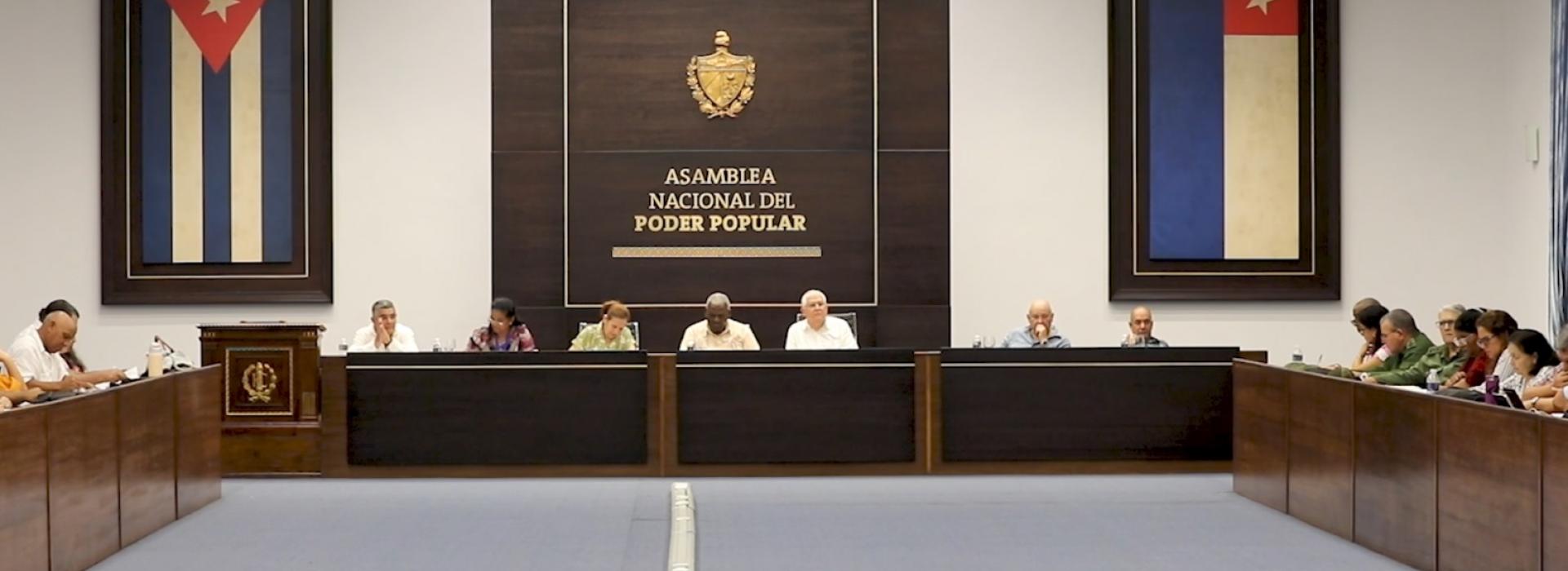 Analizan diputados cubanos proyecto de ley de Propiedad, Posesión y Uso de la Tierra 