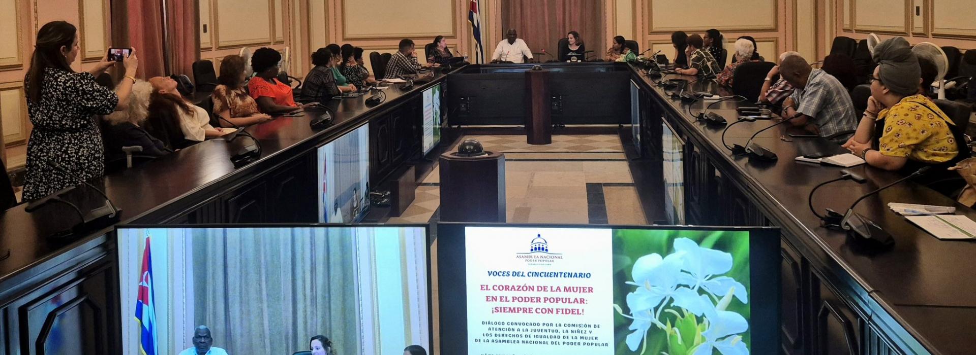 Diputadas cubanas conmemoran el Día Internacional de la Mujer 