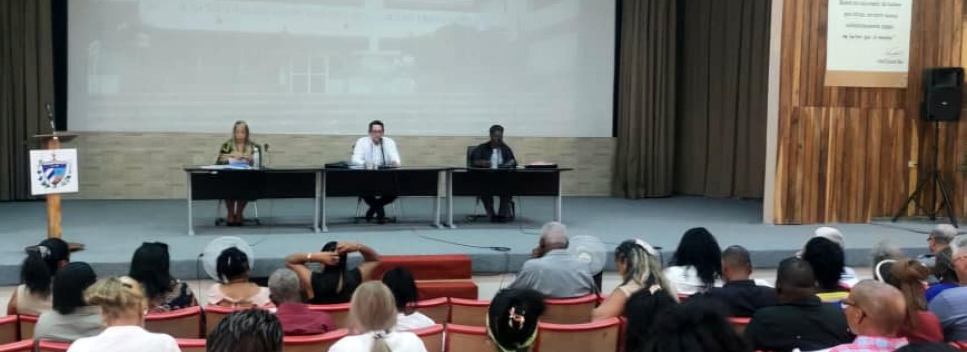 Participó Esteban Lazo en sesión ordinaria de la Asamblea Municipal del Poder Popular de Arroyo Naranjo