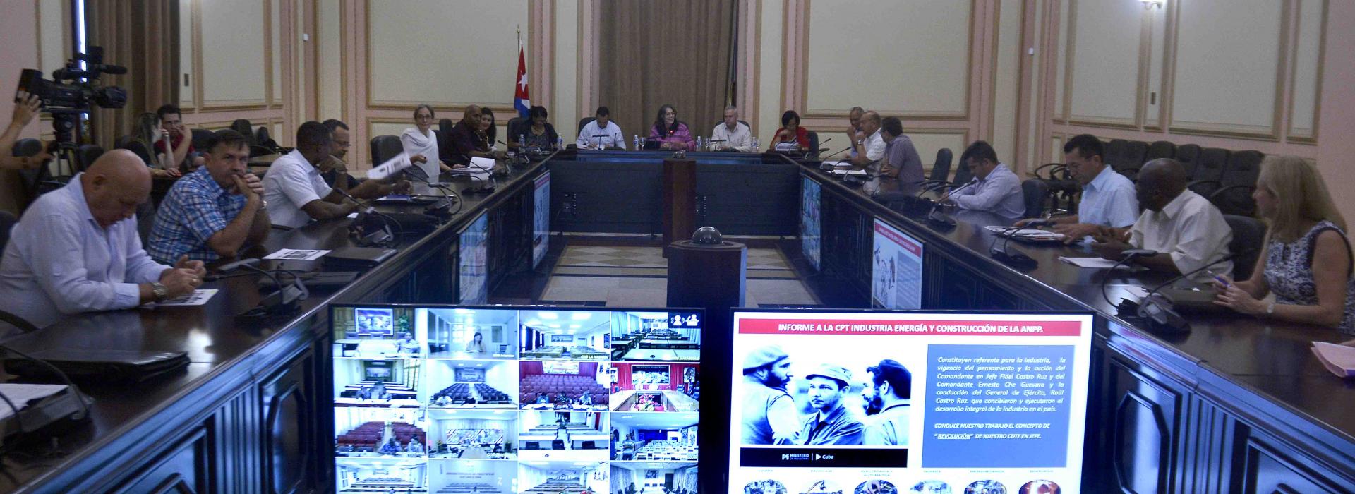 La Estrategia Económica-Social y las proyecciones del Gobierno para corregir distorsiones y reimpulsar la economía, como guía para la conducción del trabajo en la industria cubana