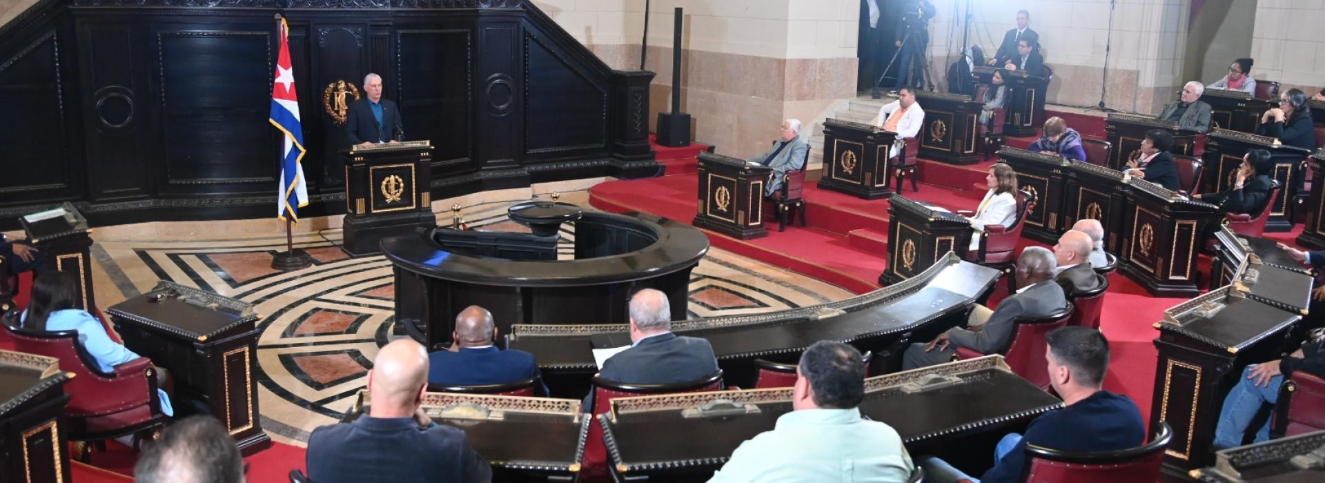 “Lucharemos, pelearemos, resistiremos, transformaremos; y sobre todas las adversidades y amenazas imperiales ¡Venceremos!” 