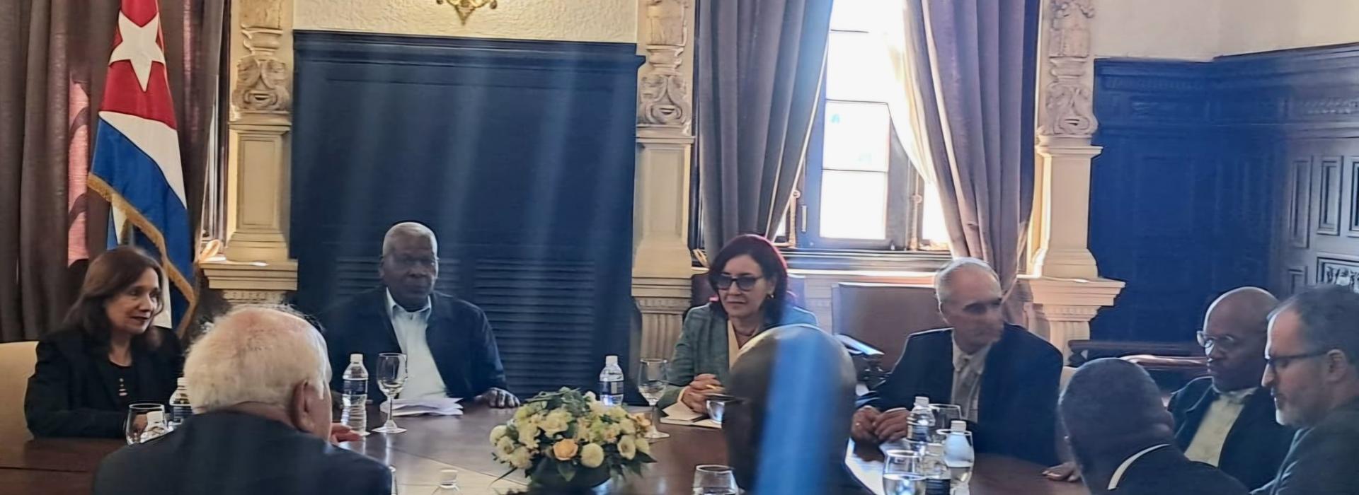 Sostuvo Esteban Lazo encuentro con delegación del Buró del Comité de las Naciones Unidas para el Ejercicio de los Derechos Inalienables del Pueblo Palestino 